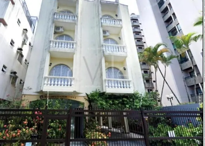 Apartamento Guarujá enseada 2 dormitórios pé na areia